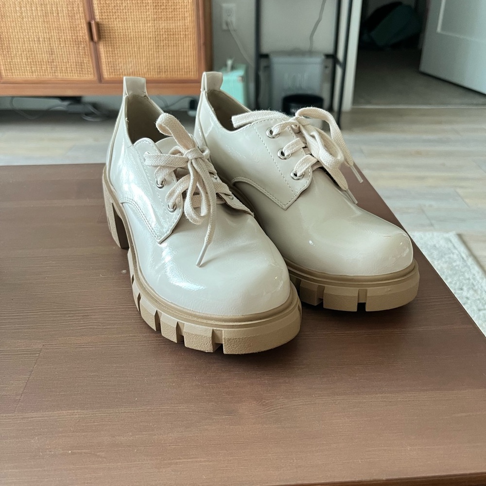 Soda Cream Patent Lace-Up Loafers